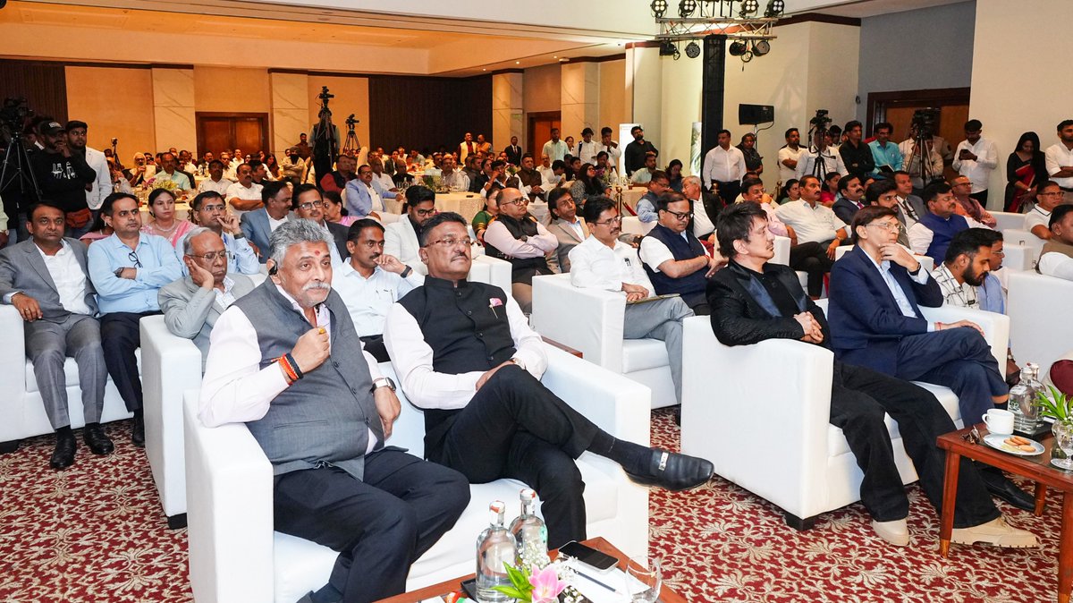 CMO Maharashtra tweet media