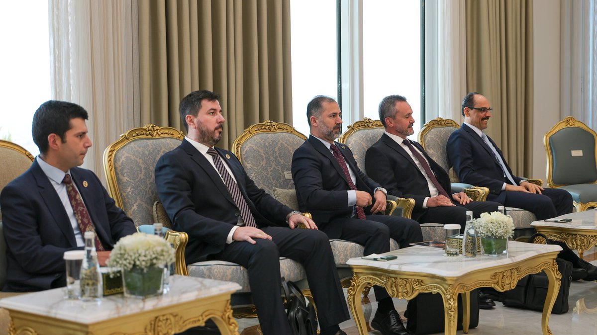 رئاسة الجمهورية العربية السورية tweet media