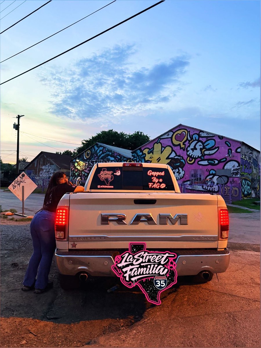 prettyboyyaaron's tweet photo. Just a baddie with her baddie truck🎀
#dtx #htx #dallas #latina #thick https://t.co/mepotKssyy