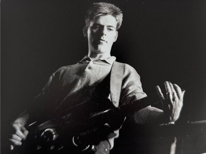 RobertoFerdenzi's tweet photo. "Now, today, tomorrow and always..."

Today marks the third anniversary of Andy Rourke's passing. 🕯🙏🏻

#AndyRourke 
#TheSmiths 
#Legend https://t.co/DIrFEc7lUi