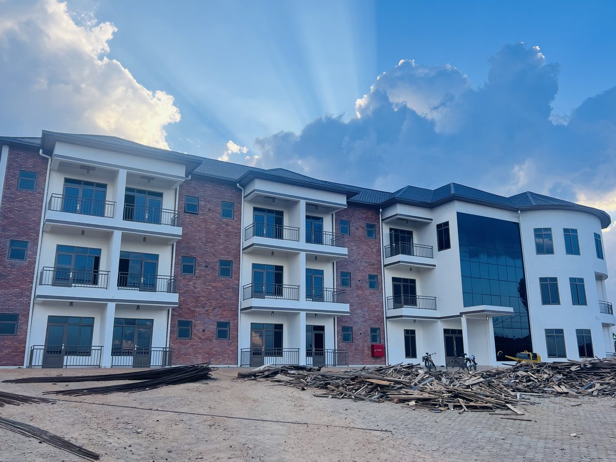 GashemaJanvier's tweet photo. Indi Hotel nziza I KIBEHO,Umuhigo wa 29 mu mihigo y’Akarere,Umwaka w’Imihigo wa 2025-2026.Dukomeje gushimira cyane Uruhare rw’Abikorera n’Abafatanya-Bikorwa mu Iterambere ry’Akarere kacu KEZA ka NYARUGURU.#Ndashyikirwa…Dukomeze Imihigo. https://t.co/DoueUhga5G