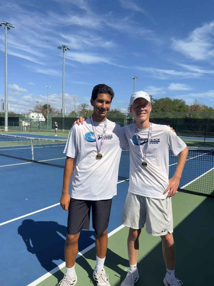 FLAGintl's tweet photo. 🎾 Congratulations Jonathan (🇩🇪) winning 2nd place in his district games and receiving your Varsity letter in Tennis! Pictured below is Jonathan with his tennis partner and also his tennis coach! #MakingMemories

#flagintl #studentexchange https://t.co/plri46J0mu