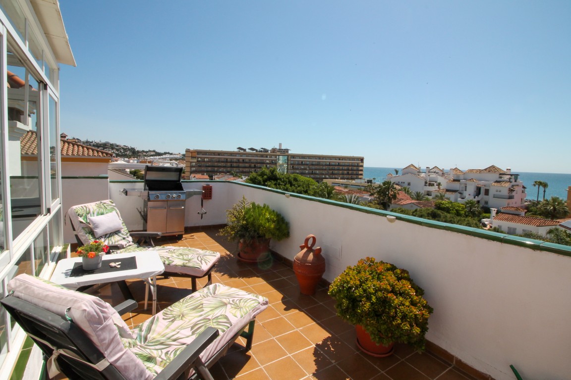 AvailableNow_es's tweet photo. Beautifully renovated two bedroom penthouse apartment, ideally located in the heart of La Cala town—just 250 metres from the beach. € 399,000 - https://t.co/n0fByrfr4Y https://t.co/ErxIfFZr9T