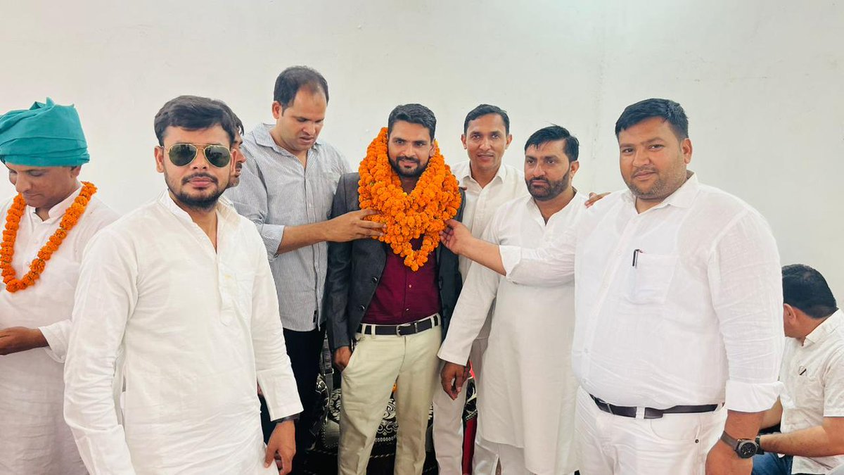 saifimahasabha's tweet photo. 18/05/2026 को अखिल भारतीय सैफी महासभा के लिए गौरवपूर्ण क्षण रहा, जब जनाब Dr. Irfan Saifi साहब को संगठन का राष्ट्रीय अध्यक्ष मनोनीत किया गया।
उनकी नियुक्ति से समाज में नई ऊर्जा, एकता और विकास की उम्मीद और मजबूत हुई है। https://t.co/ygjWZIYsJx