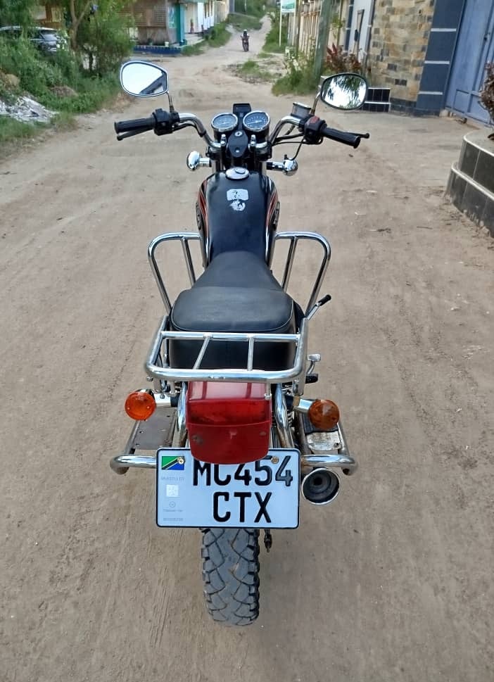 Eng_Matarra's tweet photo. HAOJUE MNINGA 🔥🔥
REG" #CTX
▪️Cc. 125
▪️Gear 5
▪️Starter Jino Moja
▪️Engine Haijaguswa
▪️Full Documents ✅️
#BEI - Tshs. 1,550,000/=
IPO DAR (Mikoani Tunasafirisha)
CALL/WHATSAPP-0719542184 https://t.co/bhrUlqHz9Q