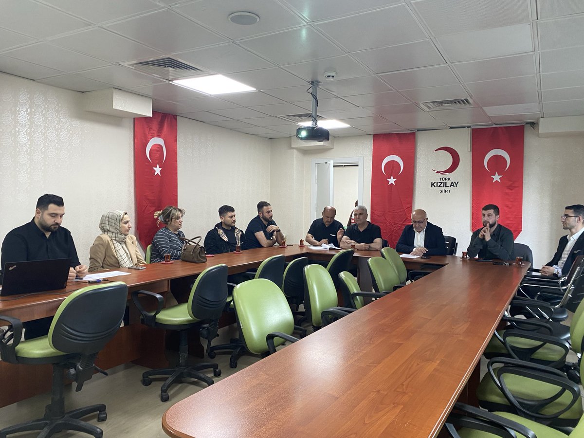 kizilaysiirt's tweet photo. Türk kızılay Siirt şube başkanlığı olarak Aylık Şube Yönetim Kurulu toplantımızı, İl Başkanımızın katılımlarıyla gerçekleştirdik. Toplantımızda şubemizde yürütülen çalışmalar ve planlanan projeler değerlendirildi.@nihataltunc @YenerTANIK @FatmaMericYlmaz @KizilayKurumsal https://t.co/f6Bha3FGph