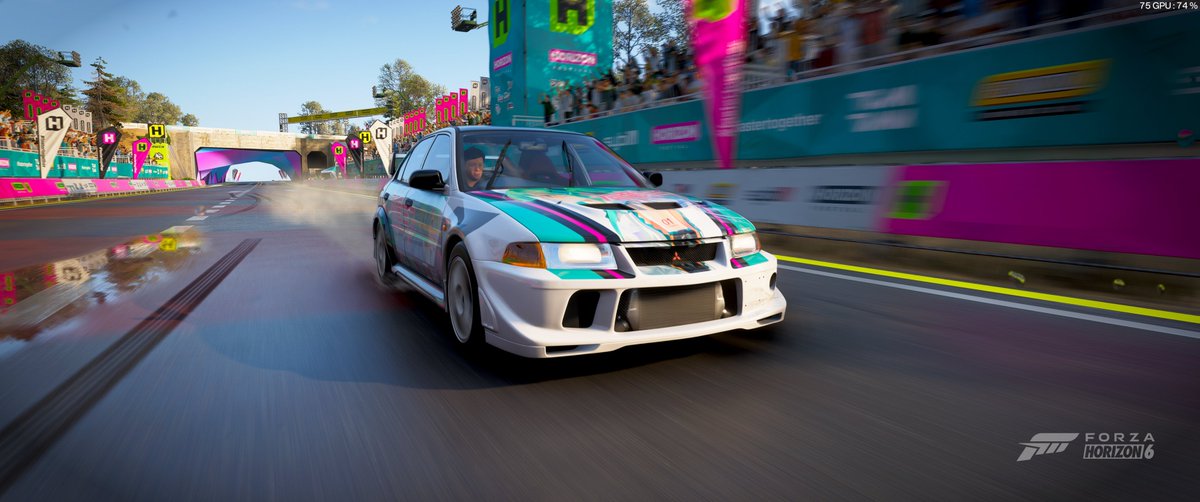 Lightning_Vee's tweet photo. C'est l'heure de reprendre la route ! 
Le jeu est fou #ForzaHorizon6 https://t.co/lP84ZOCsO7