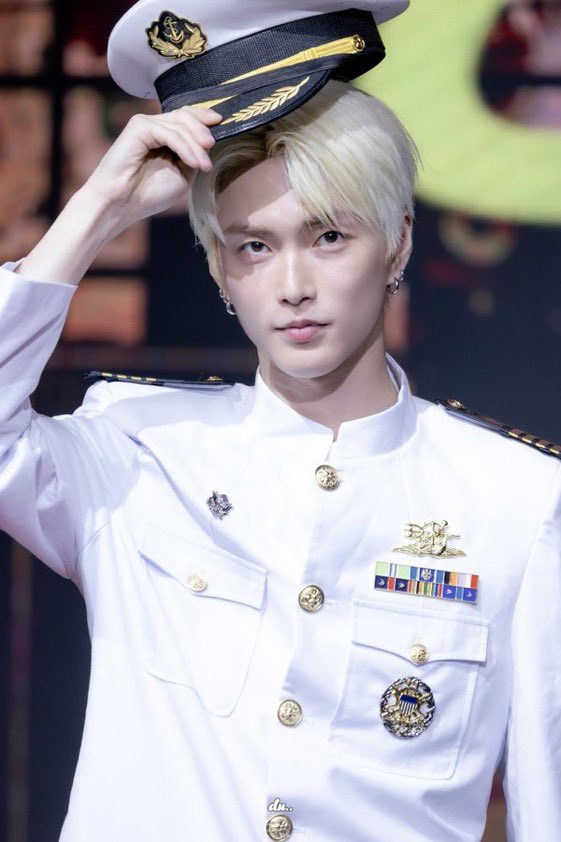 ⋆ ★ 사랑홍 ★ ⋆ tweet media