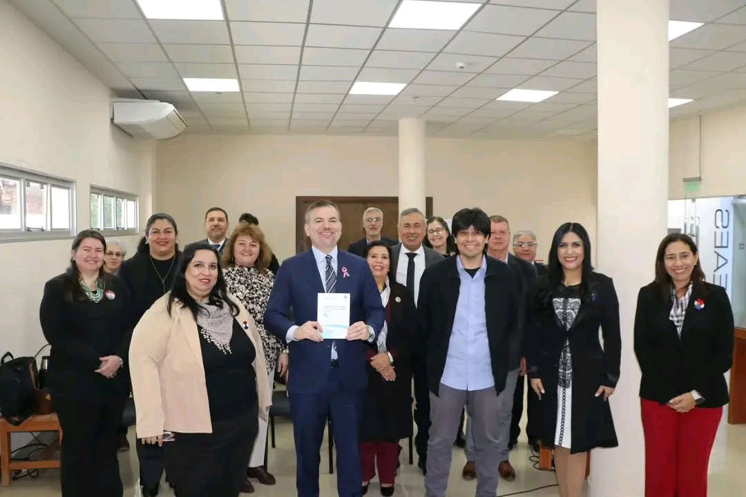 cedei_py's tweet photo. ¡Éxito en el lanzamiento de la "Guía de Planes y Políticas en Educación Superior" en la @ANEAES_Py  

Felicitaciones a los autores Mgtr. Pedro Godoy y Dr. Alberto Ríos, y a la editora Mgtr. Isabel Espinola Nuñez.  

¡Gracias por el apoyo en este logro! 👏 

#EducaciónSuperior https://t.co/sh8TSRv2mo