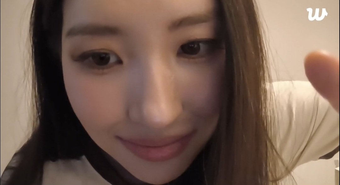 Clare09's tweet photo. Love you @miyaohyeah 💜💕 thank you for the live, sleep well 💜 https://t.co/3ZtltwPmyj