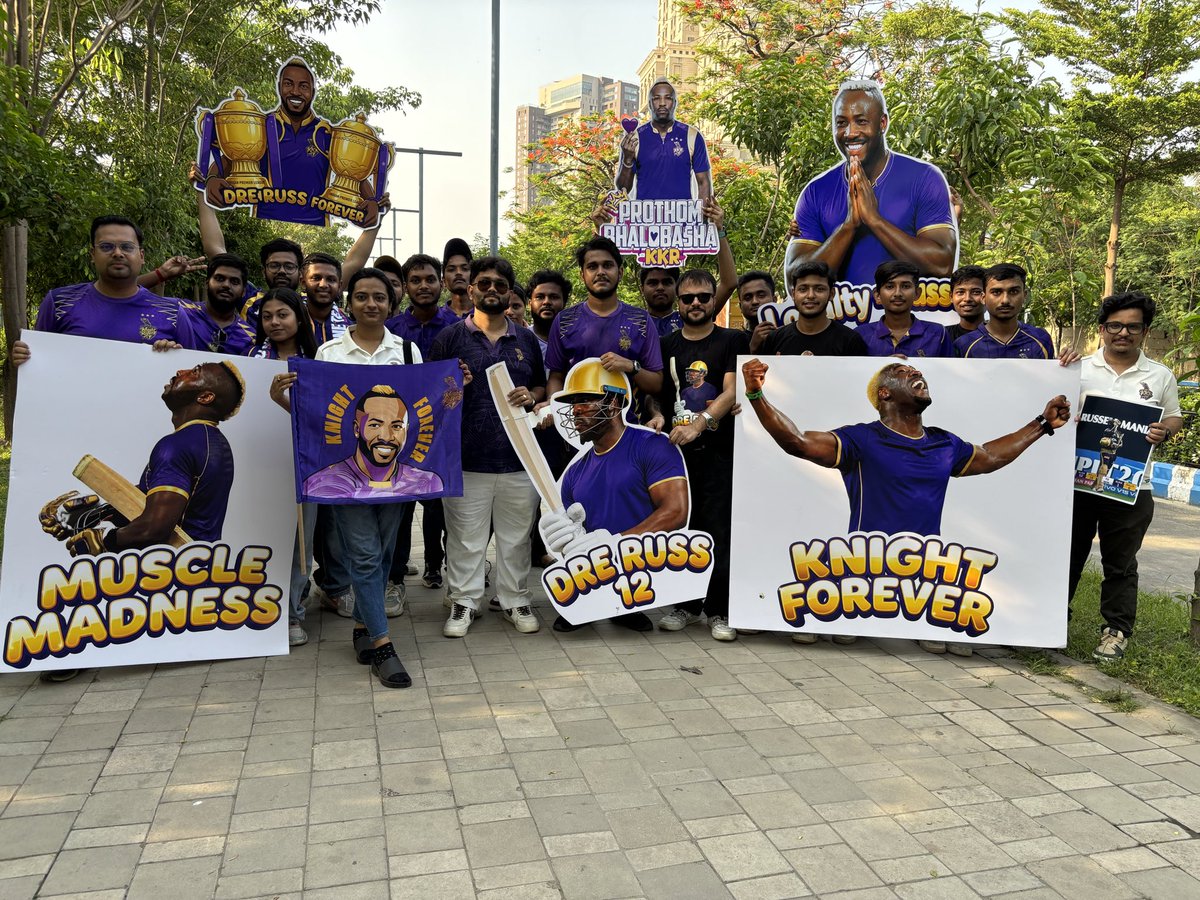 aamiaakash's tweet photo. For years, we have seen the great Andre Russell dominating on the cricket field.  Even a day ago, I couldn’t have imagined that I’ll be standing next to the legend and click a photo together. Today that dream has become a reality. Thanks to @Rokte_Amarr_KKR dream came true.
#kkr https://t.co/INIwBspo5V