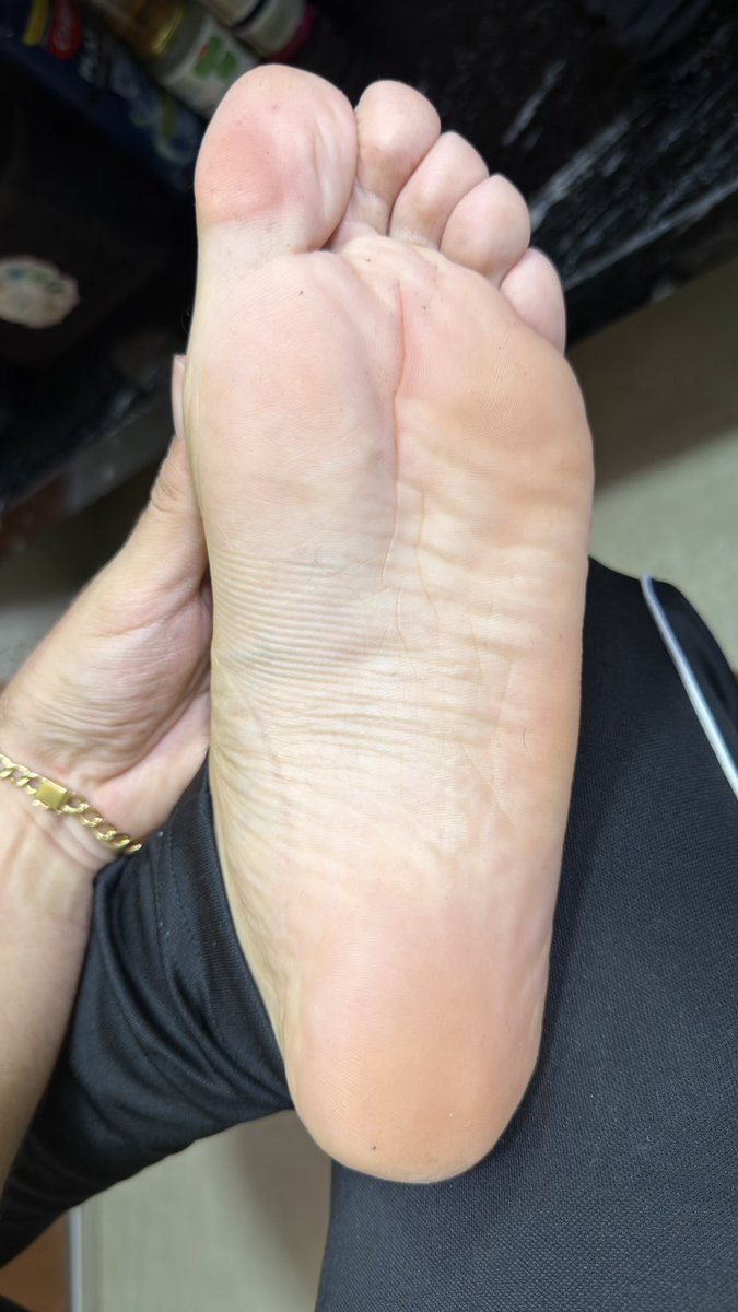 eujohnadv's tweet photo. Pós treino que vocês gostam! 

#feet #feetfetısh https://t.co/SkrFdDNJvy