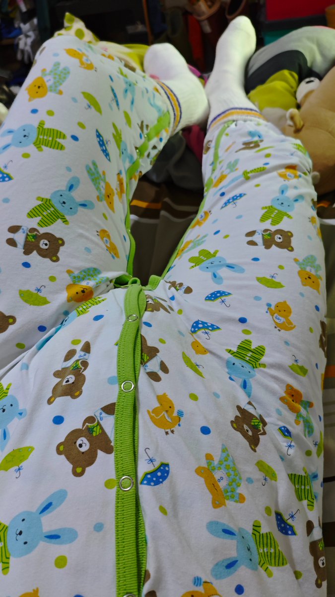 brybry_abdl's tweet photo. #tb well padded ✌️ https://t.co/p3aAk17WNU
