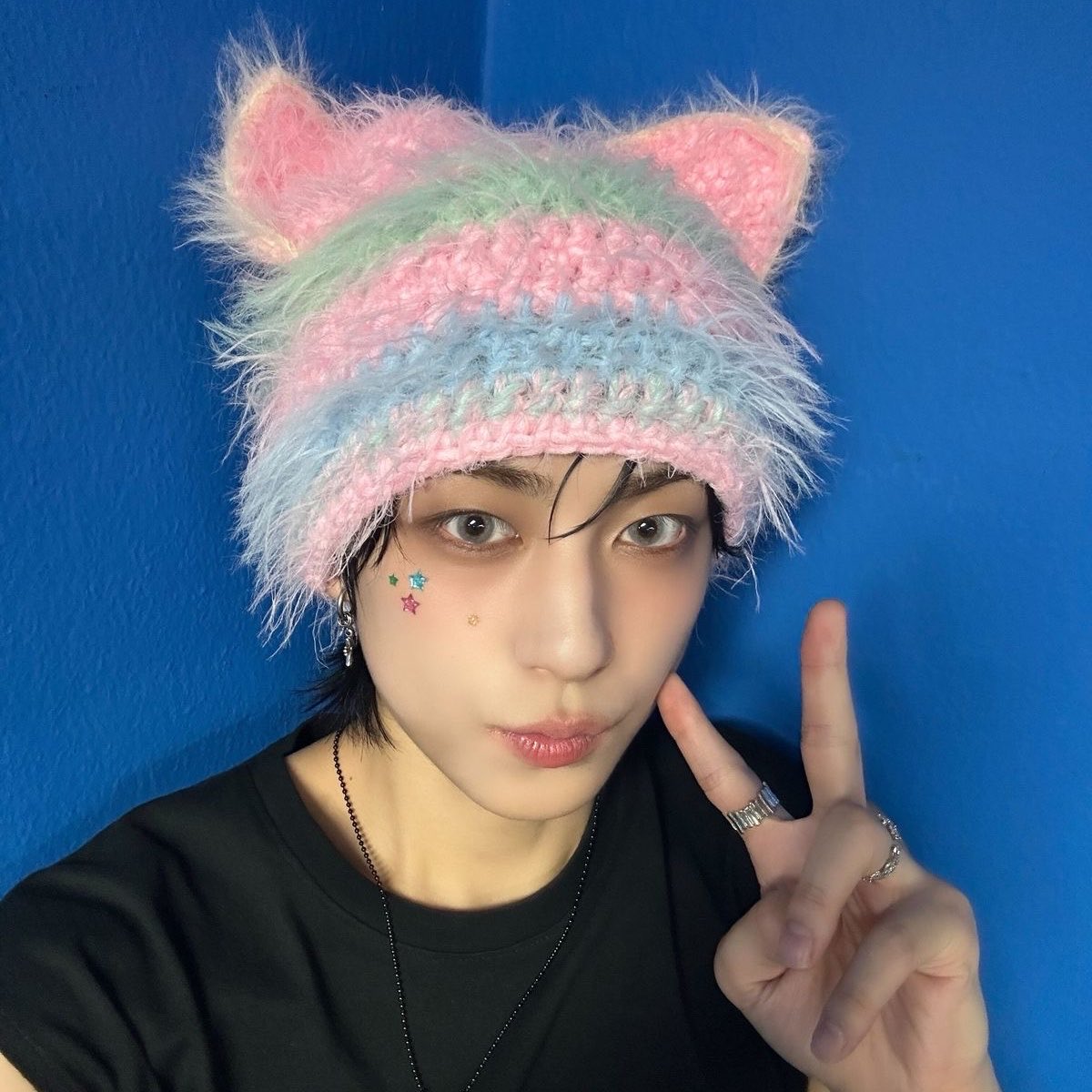 แฆ anna tweet media