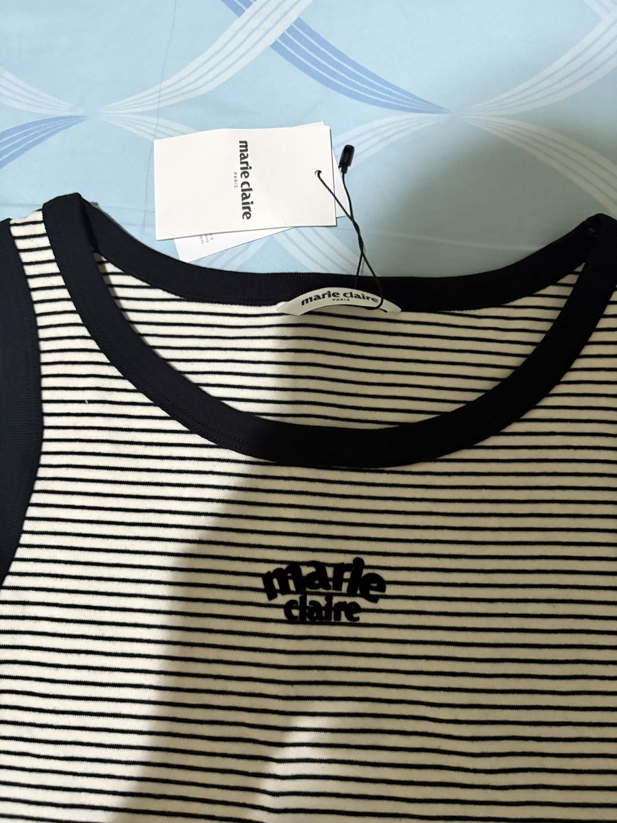 myjdkshop's tweet photo. marieclaire เสื้อกล้ามรุ่นซึลกิ มือ1 650฿ ส่งฟรีค่า สนใจ dm ได้เลยค้าบ❣️
#พรีเกาหลี #พรีออเดอร์เกาหลี #ส่งต่อmardi #ส่งต่อmarithe #ส่งต่อemis #marithe #ส่งต่อrolarola #ส่งต่อเสื้อผ้า #ส่งต่อเสื้อผ้ามือ2 #ส่งต่อเสื้อผ้ามือสอง #marieclaire https://t.co/bqIsgpWcfy