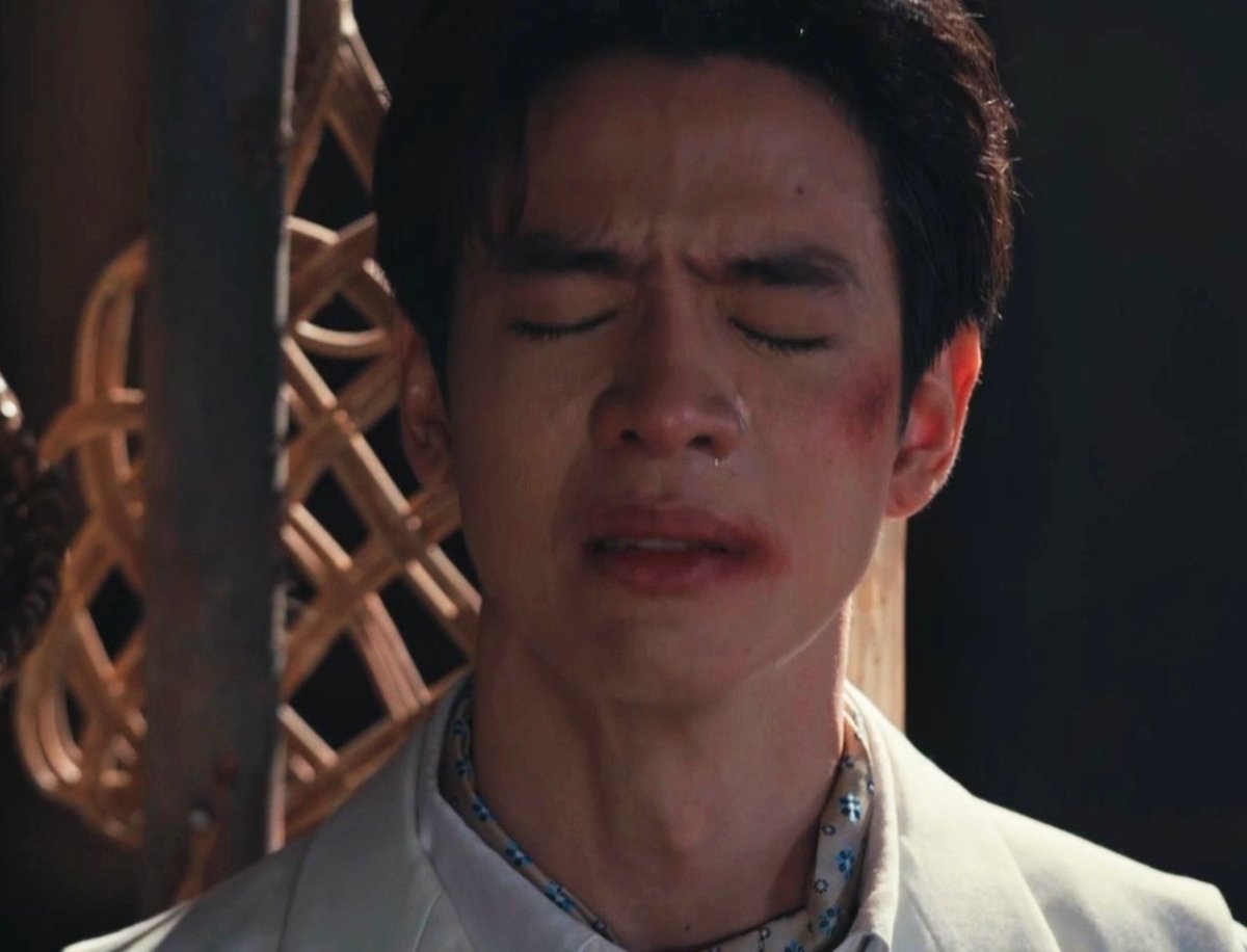 Apinfon's tweet photo. พฟ.เล่นดีมาก👏 แบบแหลกสลาย พังจนไม่เอาอะไรอีกแล้ว หันไปก็เหมือนไม่มีใครเลย ที่ผ่านมาต้องเก็บทุกปัญหาไว้ แบกรับทุกอย่างคนเดียว แม้จะเเสดงออกก้าวร้าว รุนแรงที่ไม่สมควร แต่ลึกๆข้างในเชื่อว่าก็คงบอบช้ำและเจ็บปวดมากๆเช่นกัน #สกุณาซ่อนรักตอนจบ https://t.co/b9eomm93zH