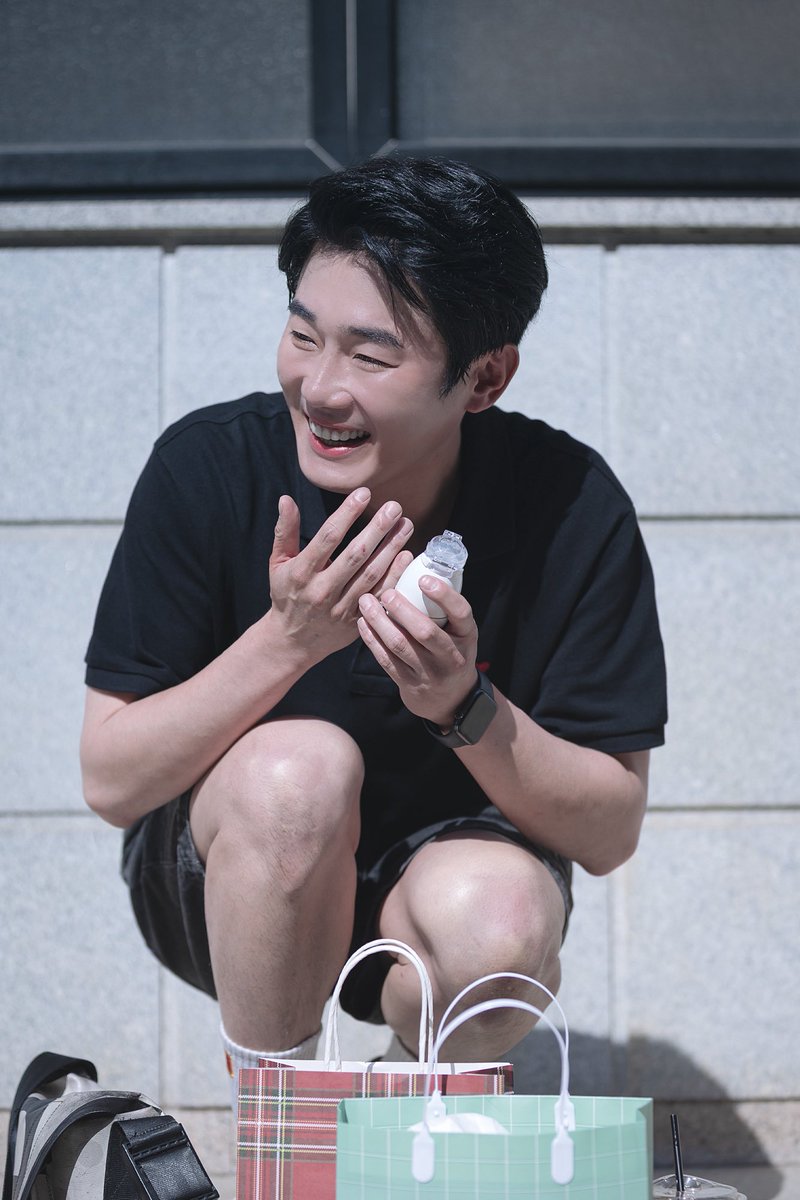 꾸니 tweet media