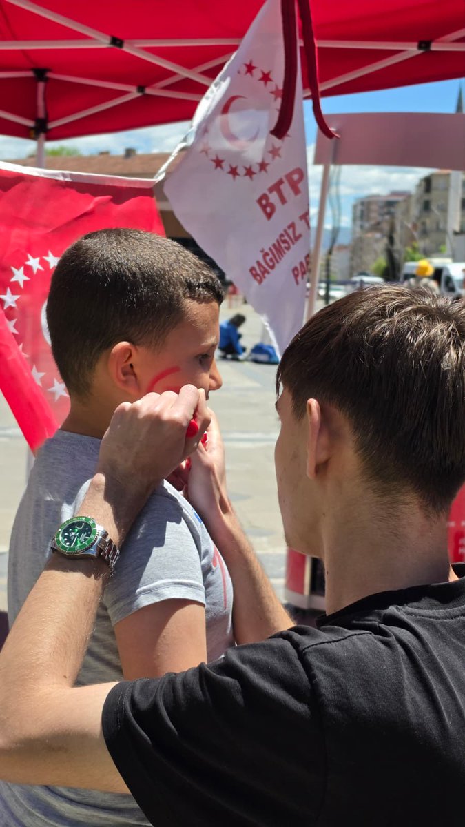 BtpElazig's tweet photo. Bugün Elazığ Cumhuriyet Meydanı’nda 19 Mayıs’ın coşkusunu hemşehrilerimizle birlikte yaşadık. 🇹🇷

Standımıza uğrayıp sohbet eden, destek veren herkese gönülden teşekkür ediyoruz. 19 Mayıs Atatürk’ü Anma, Gençlik ve Spor Bayramı kutlu olsun! 

#19Mayıs1919 https://t.co/vIXyJTES87