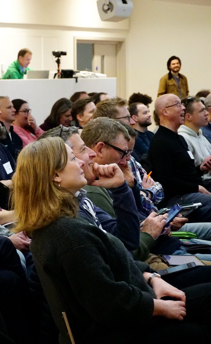 ReachMinUK's tweet photo. It was such a joy to gather with over 300 people in London last week! Full of great conversations, great food, and lots of great wisdom from the talks and seminars to think through. https://t.co/yopW1h7H6u