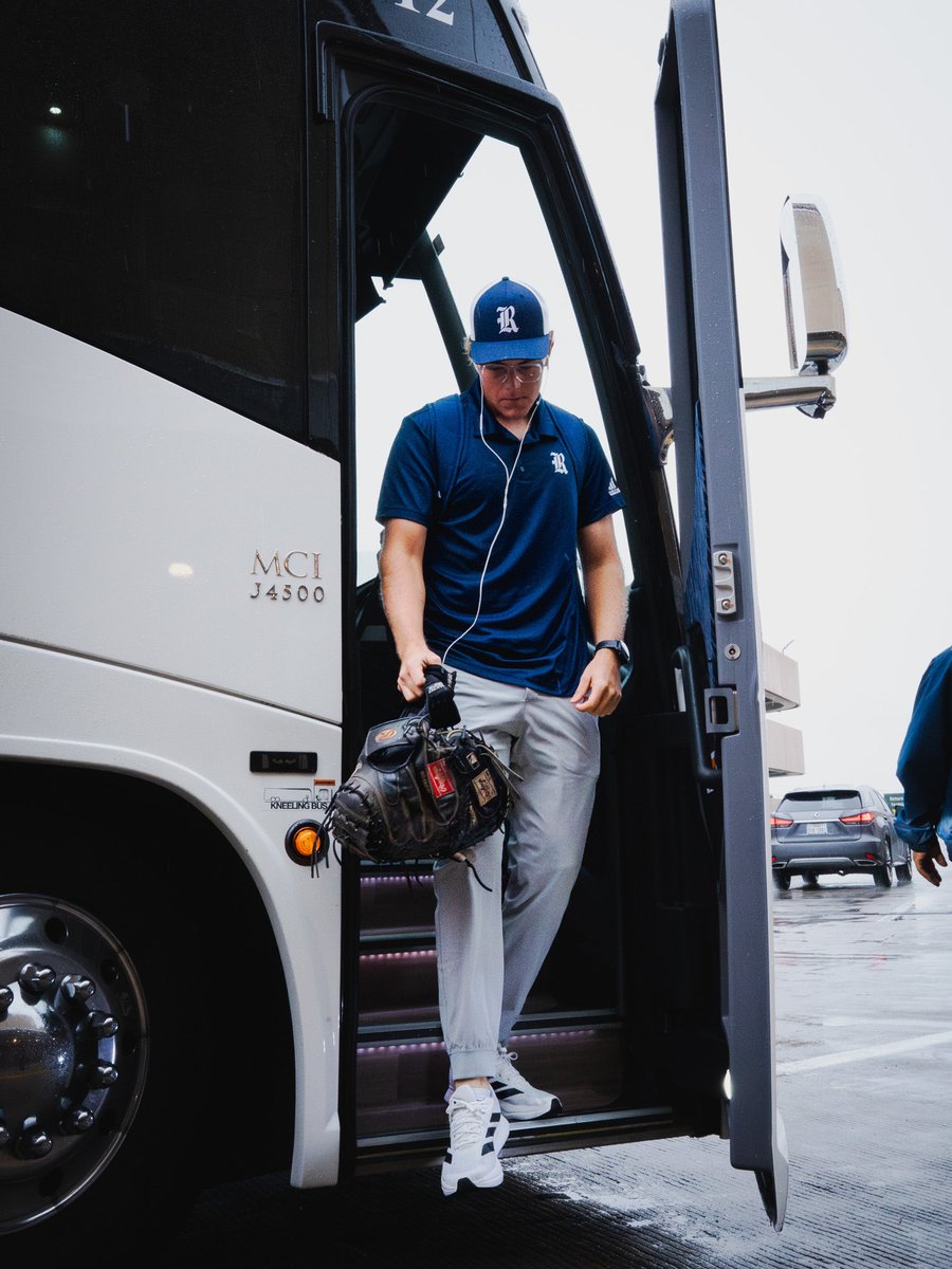 RiceBaseball's tweet photo. See you in Clearwater 🫵✈️

#RiceGuys x #GoOwls 👐 https://t.co/DRJ3y9788d