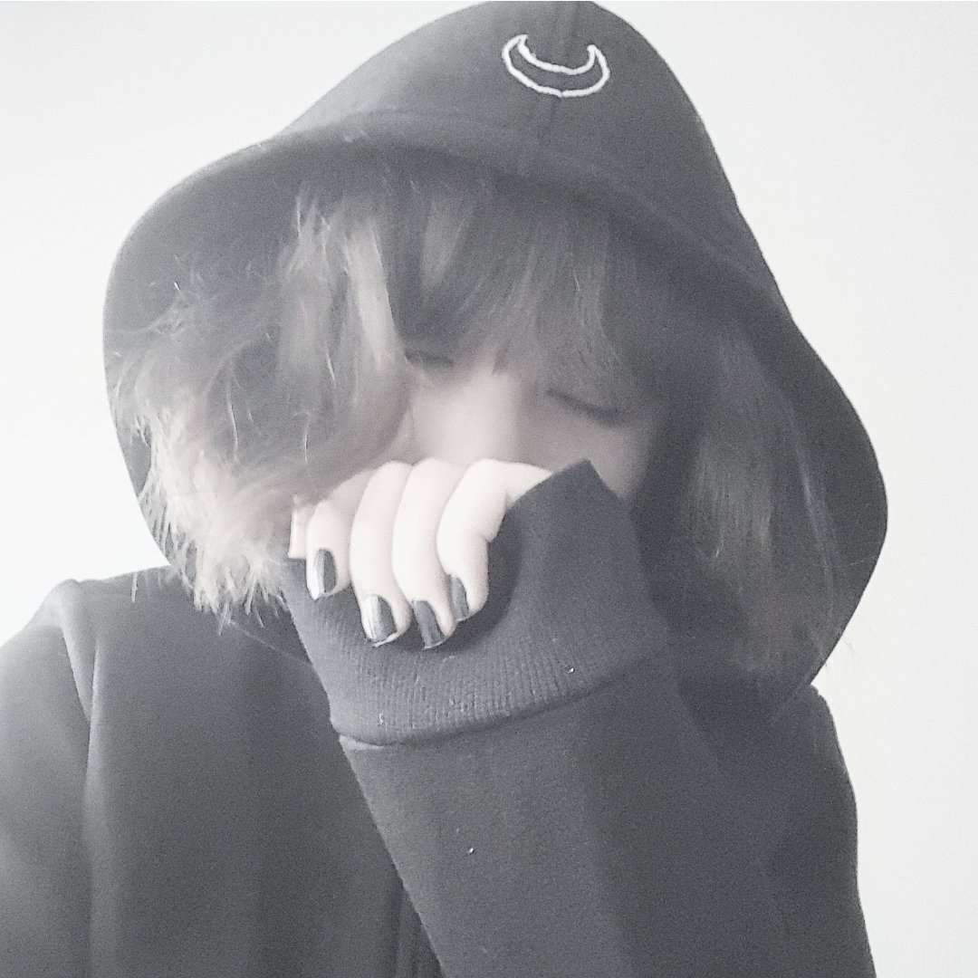 lethallood's tweet photo. as fotos q eu tirava na era tumblr https://t.co/e0QuUOJaPK