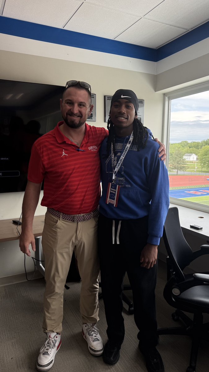 Kahari_12's tweet photo. Had a amazing time down at @HanoverFTBL thank you @DLCoach_Danford and @DanielBudwah  for the invite, can’t wait to be back on campus @deeyoc_ @FBCoachThompson @CoachBakerNH https://t.co/4uTcCXSzlL