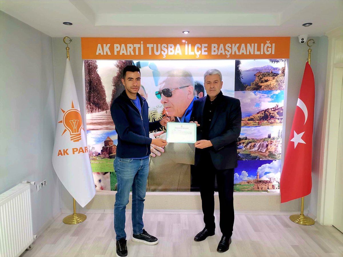umitkanan72's tweet photo. 📍 AK Parti Tuşba İlçe Başkanlığı

İlçe başkanlığımızda bizleri ziyaret eden kıymetli dava ve yol arkadaşlarımıza teşekkür belgelerini takdim ettik. Teşkilatımıza emek veren, samimiyetiyle ve gayretiyle davamıza güç katan her bir üyemize gönülden teşekkür ediyorum.

Birlik ve kardeşlik anlayışıyla, aynı inanç ve kararlılıkla sahada olmaya, milletimiz için çalışmaya devam edeceğiz. Rabbim birlik ve beraberliğimizi daim eylesin.

#AKPartiTuşba  #BirlikVeBeraberlik #DurmakYokYolaDevam
@Akparti 
@AKGMTeskilat
@K_Turkmenoglu_V 
@Burhan_Kayaturk