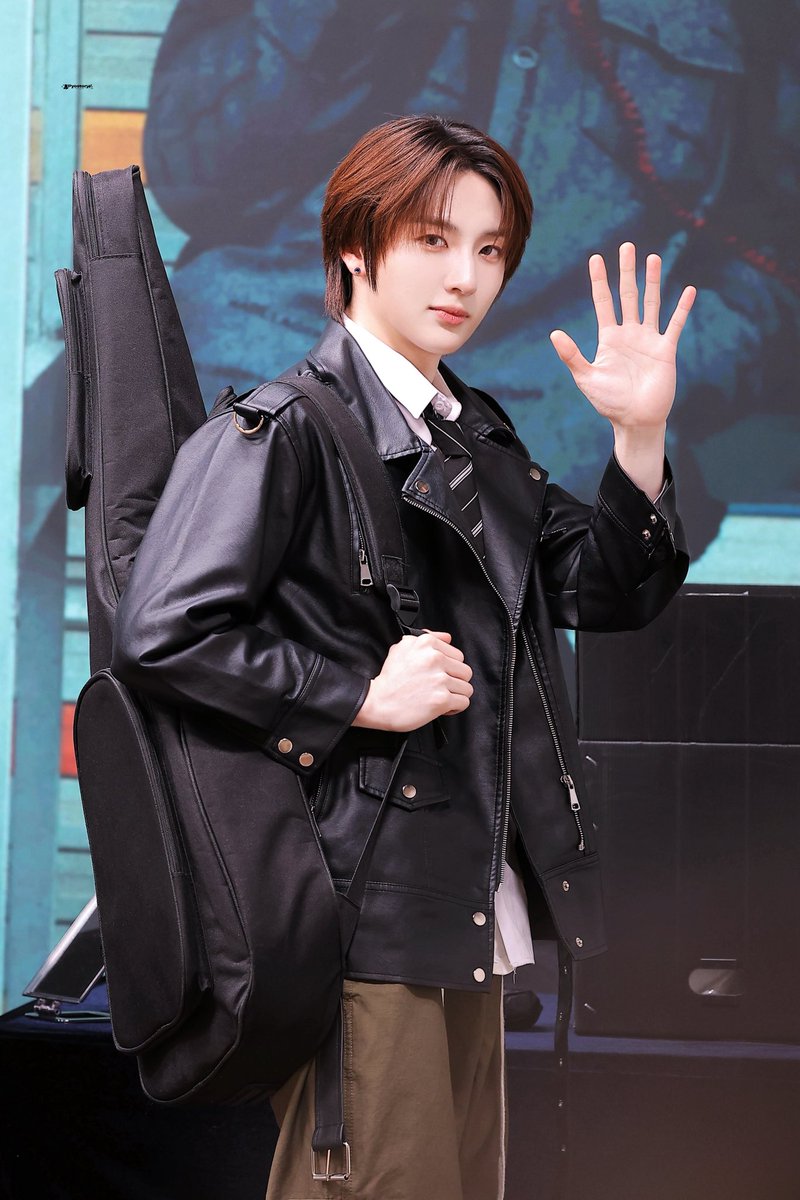 Pyostory_o525's tweet photo. 260519 #준표

#NouerA #누에라 #ヌエラ 
#JUNPYO #전준표 #ジュンピョ https://t.co/NhUjcwEEB5