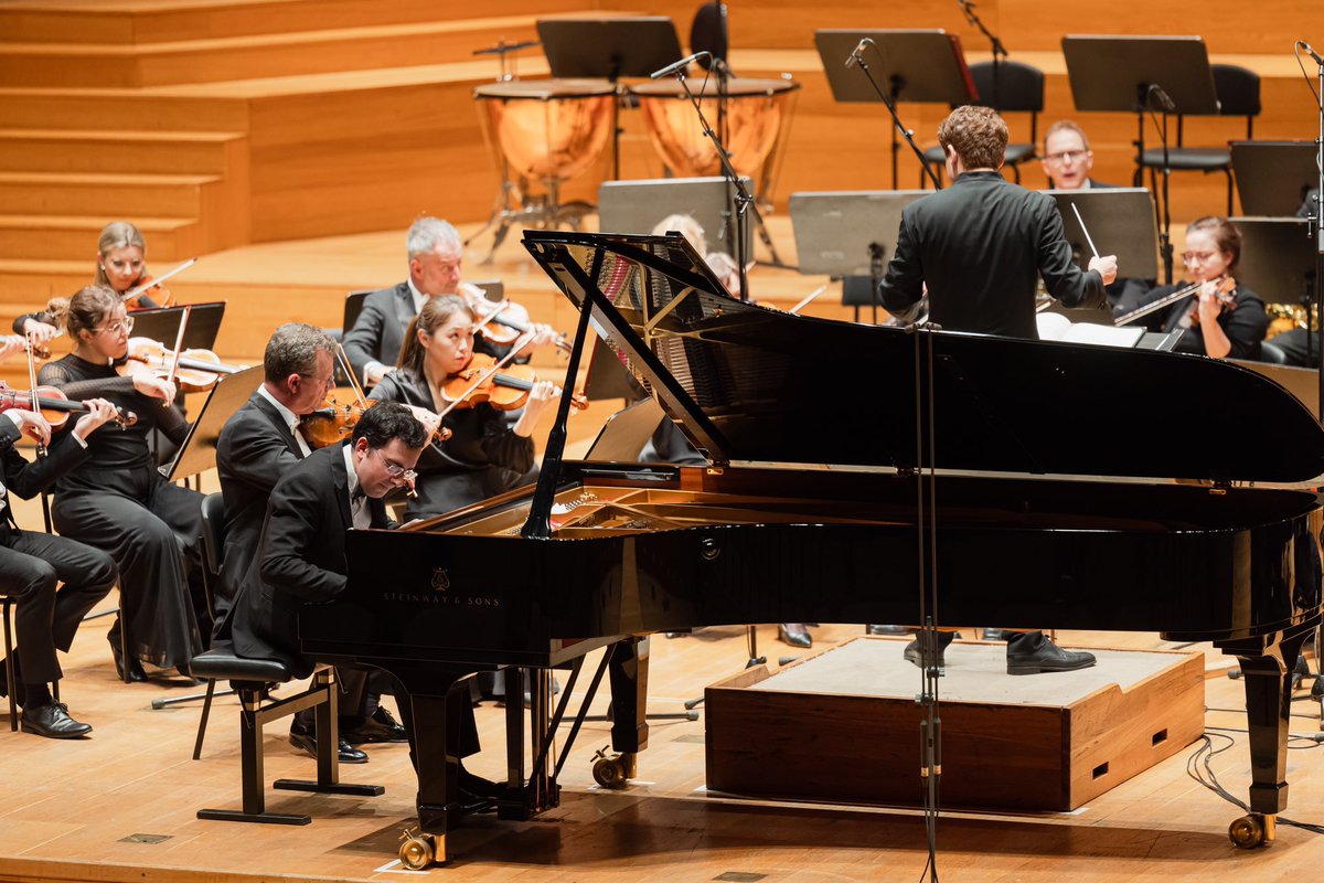 albertopianist's tweet photo. Performing Mozart Piano Concerto K. 271 at the @cankarjevdom in Ljubljana 🇸🇮, with the Slovenian Philharmonic Orchestra under the baton of Joel Sandelson 🎶

©️📸 @DarjaST 
🎹 @SteinwayAndSons https://t.co/fix6c8f55S