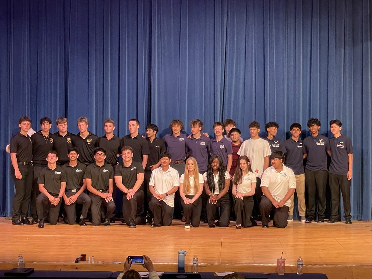 LPHSFCS's tweet photo. A fun morning watching some chefs pitch their products during the Incubator presentations! @LPBusinessEd #WeAreLakePark https://t.co/DgkMlZ56hF
