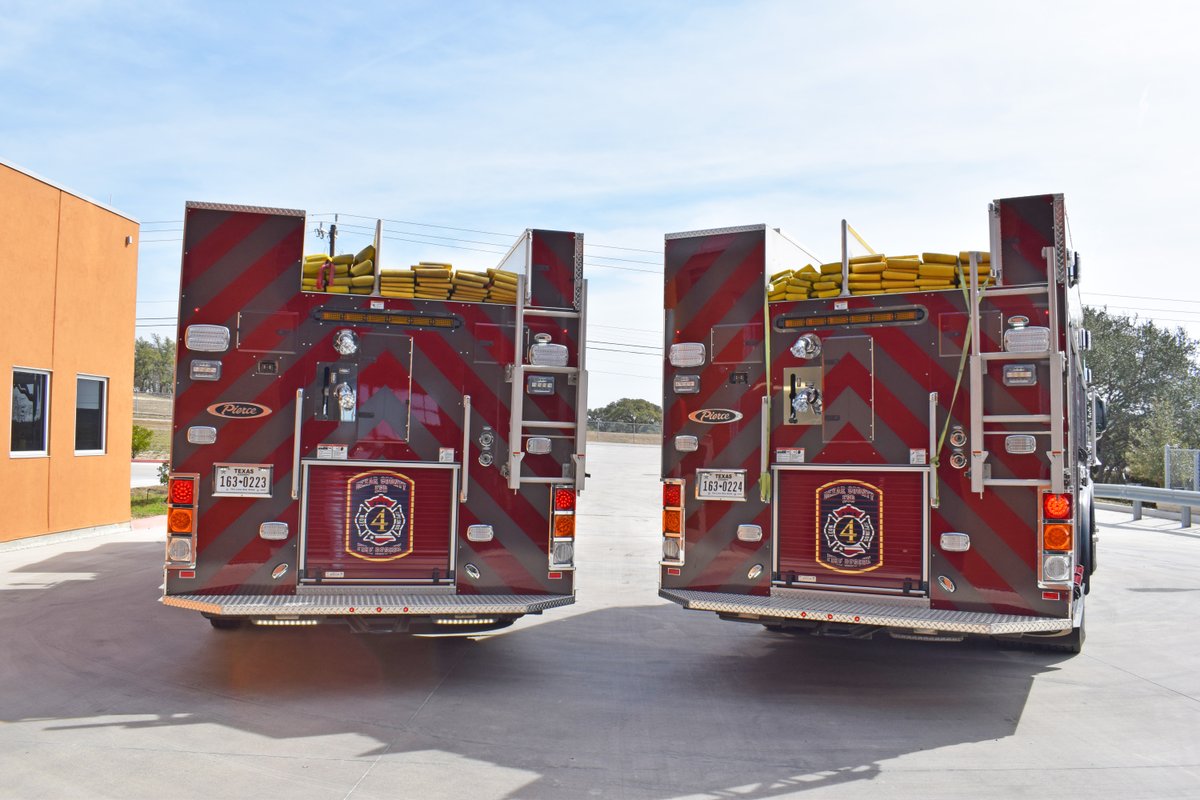 SiddonsMartin's tweet photo. Bexar County ESD No. 4 has a pair of #PierceEnforcer Pumpers serving their district on the north side of San Antonio!

⬛️ Pierce Enforcer 70" cab, 10" raised roof
🟥 PACCAR MX-13 510hp engine
⬛️ TAK-4 independent front suspension
⬛️ 1000 gallons of water
🟥 1500 GPM pump https://t.co/7775IYzmZE