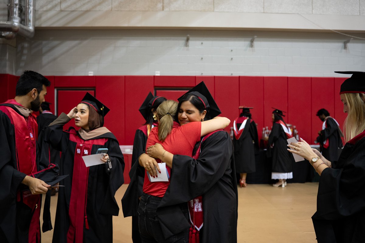 UHBauerCollege's tweet photo. 1,617 #UHBauer grads. 1 unforgettable day. ππΎ. See more memories here: https://t.co/CskPJOaEHX
#BauerGrad26 https://t.co/mr859bBxsF