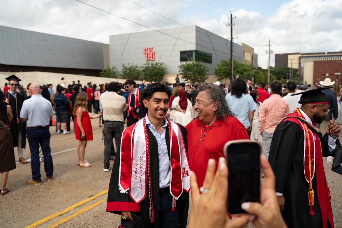 UHBauerCollege's tweet photo. 1,617 #UHBauer grads. 1 unforgettable day. ππΎ. See more memories here: https://t.co/CskPJOaEHX
#BauerGrad26 https://t.co/mr859bBxsF