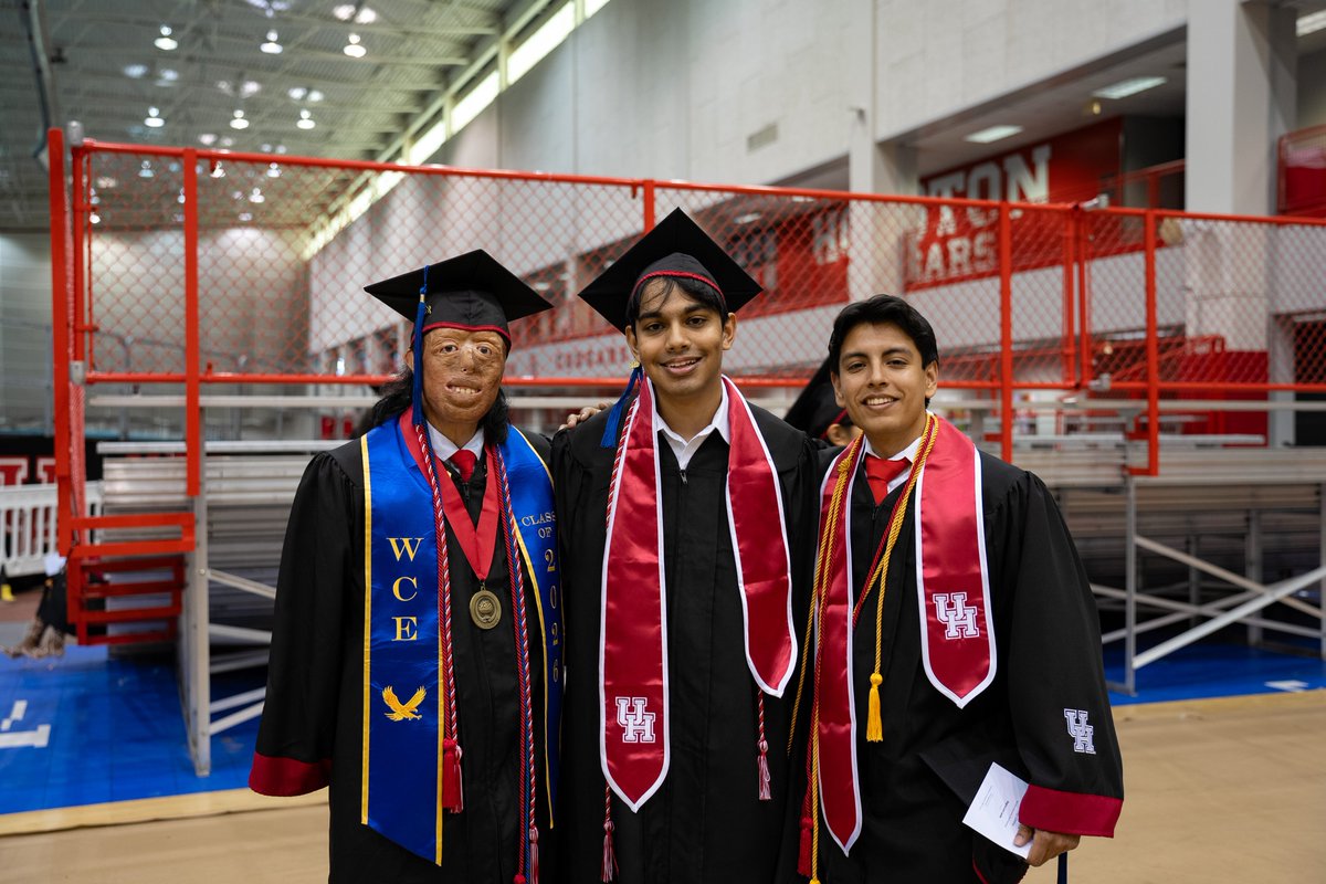 UHBauerCollege's tweet photo. 1,617 #UHBauer grads. 1 unforgettable day. ππΎ. See more memories here: https://t.co/CskPJOaEHX
#BauerGrad26 https://t.co/mr859bBxsF