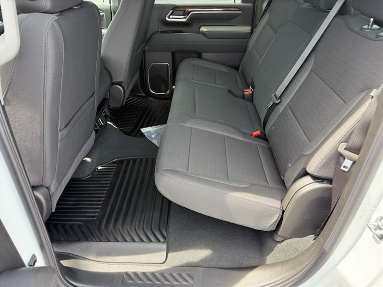 berglundauto's tweet photo. Power meets premium in this NEW 2026 GMC Sierra 2500 HD. 💪 Built for tough jobs, long hauls, and everything in between, this heavy-duty truck delivers the capability and comfort you expect from GMC.

Ready to upgrade your drive? Browse online now --> https://t.co/GkAqXx8Gdr https://t.co/WT7lOnWE72