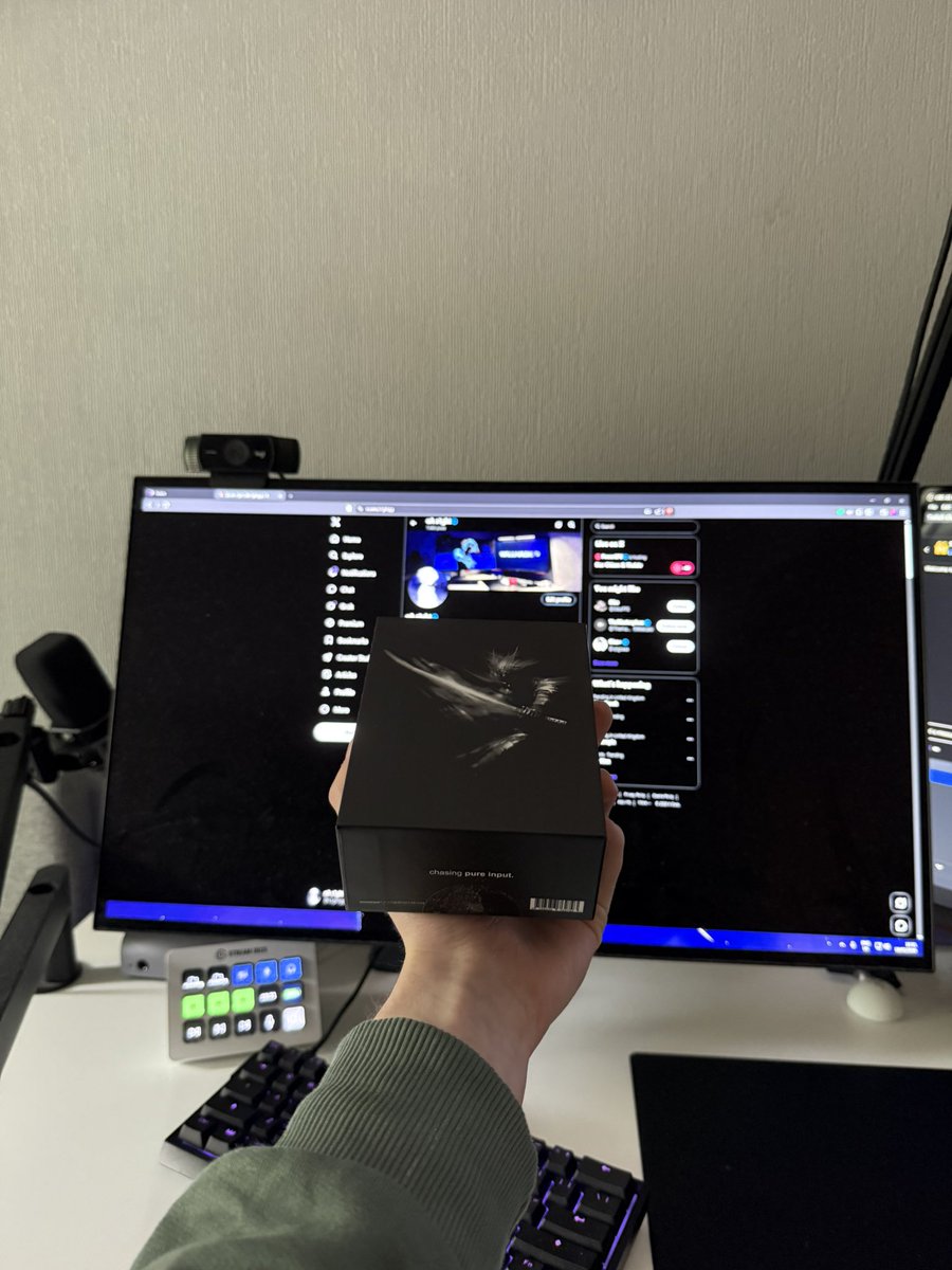 eA s1ght tweet media