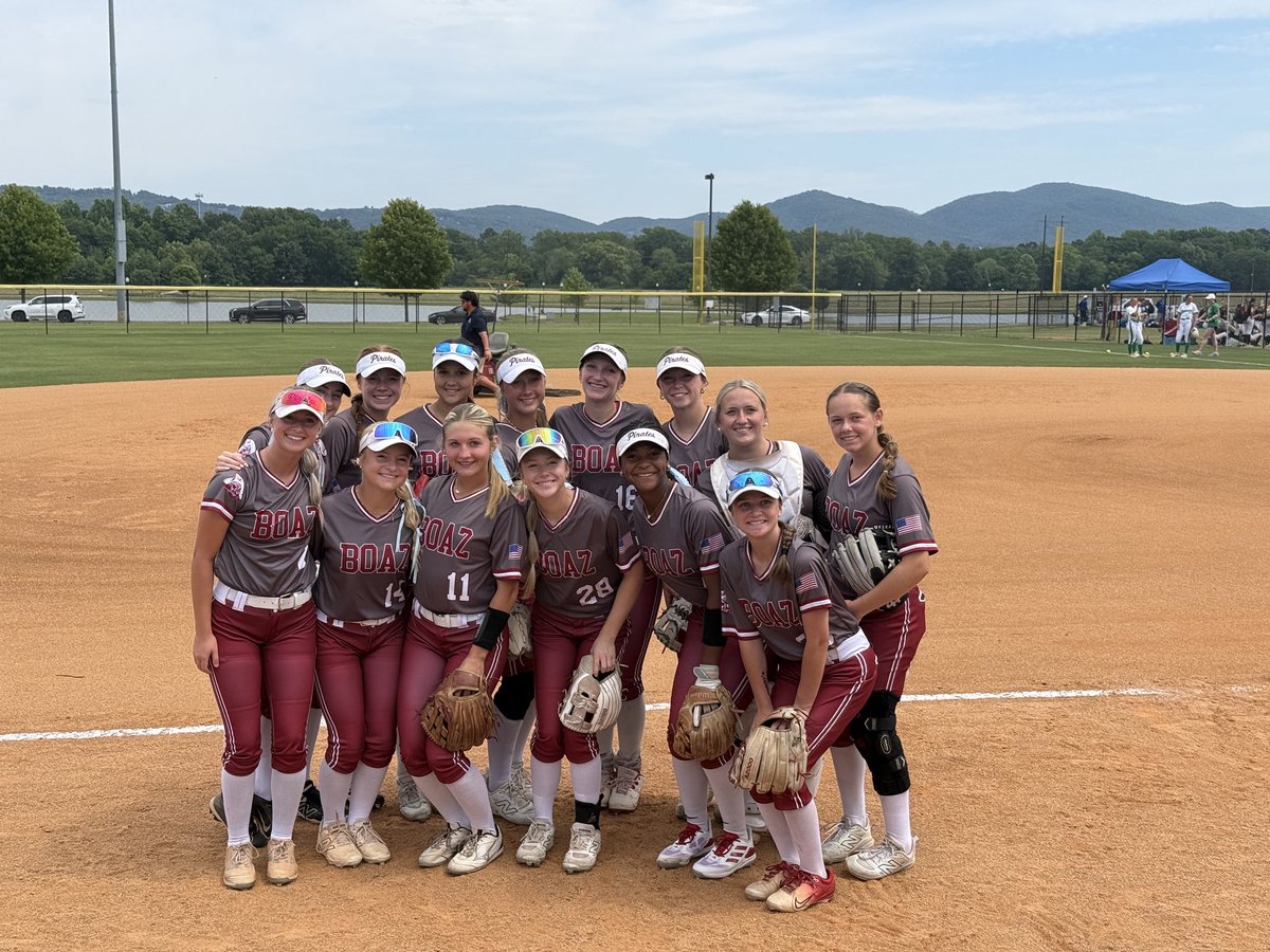 _Max_Donaldson's tweet photo. Boaz softball getting ready for states here in Oxford 

@BoazFlag https://t.co/phJwBcATGL
