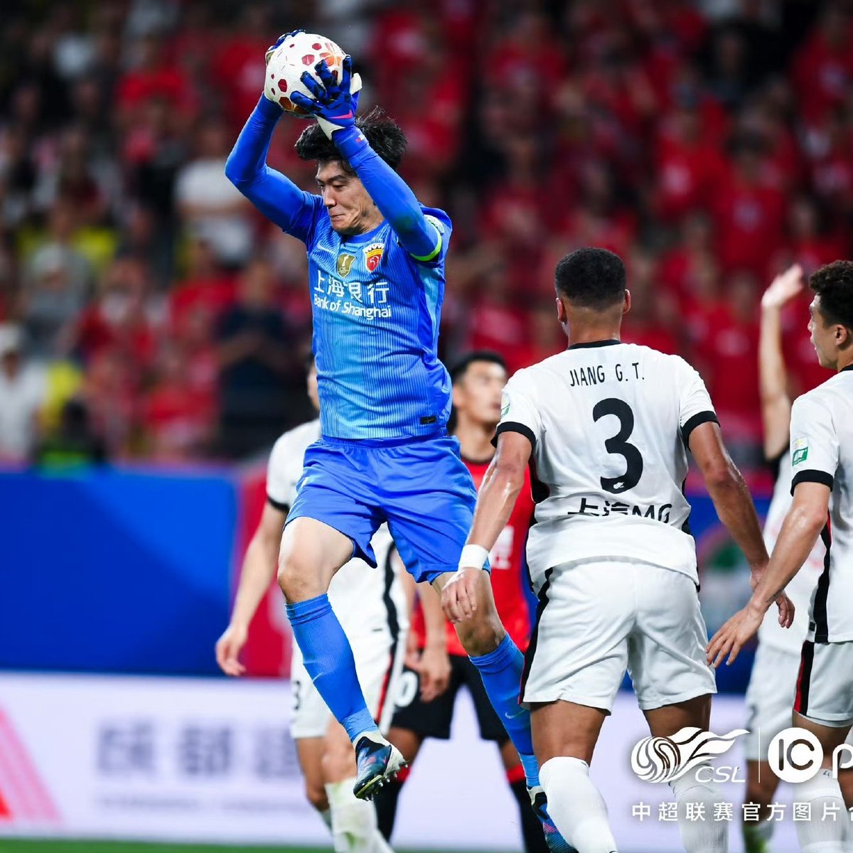 SHPFCBR's tweet photo. FIM DE JOGO CHENGDU RONGCHENG 0 X 1 SHANGHAI PORT 

A EQUIPE VENCE NO  JOGO DE HOJE COM GOL MARCADO POR LI XINXIANG 

#SHPFC #SHANGHAIPORT #SHANGHAIPORTFC #CSL2026 #CHINESESUPERLEAGUE https://t.co/LQ5HKiwvRC