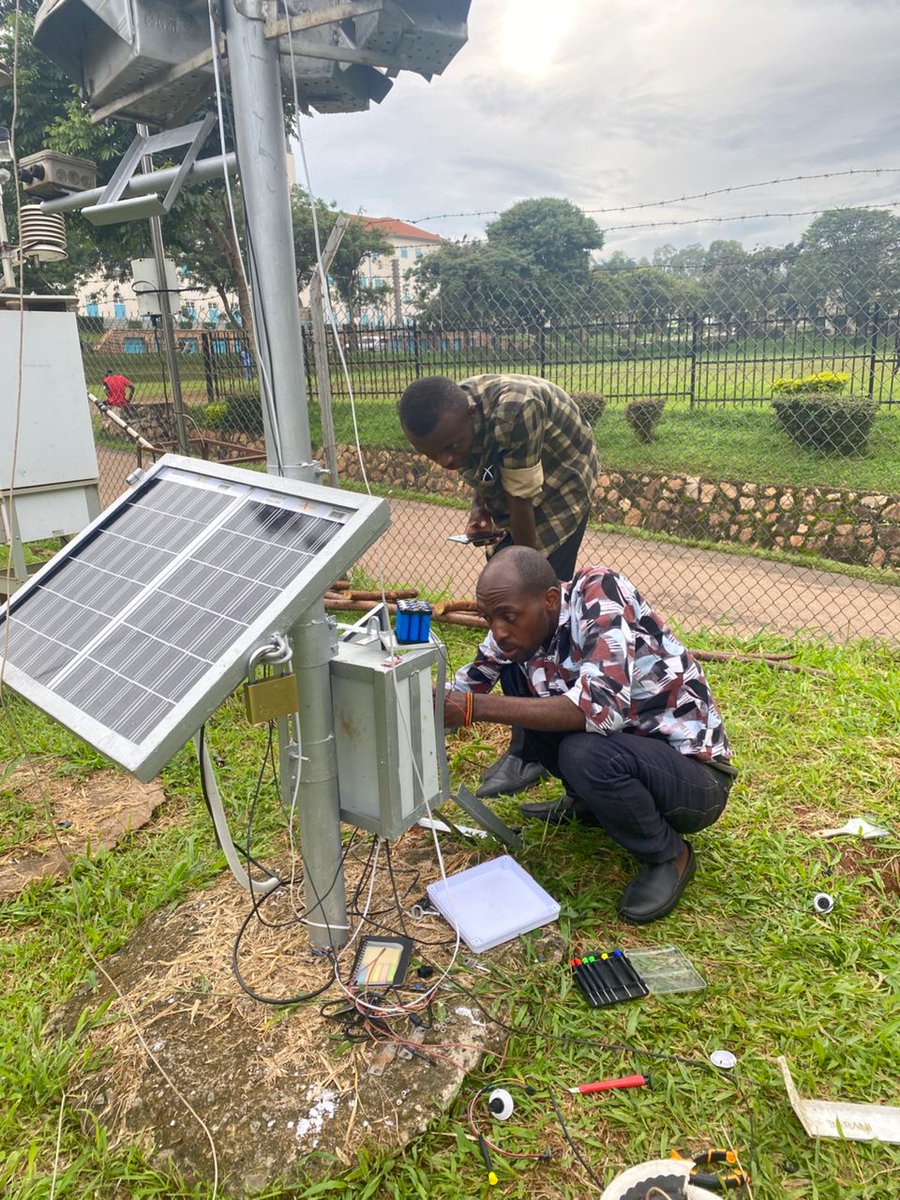 IoTraLab's tweet photo. We’ve successfully deployed a more Robust &amp; Hi-Tech Automatic Weather Station (AWS) at @Makerere. 
T
It enhances real-time weather monitoring, IoT-based data collection, climate research to support agriculture &amp; disaster preparedness. 🇺🇬 🌍📡

#SmartConnections 
#IoTraLab https://t.co/0aUERDcxCr