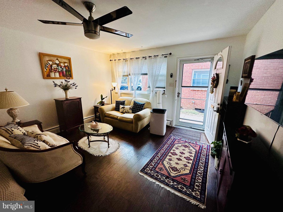 FamousJohnny's tweet photo. 230 E EVESHAM RD #C 15, Glendora, NJ 08029 is now under contract.
See this listing and more on my website: https://t.co/Plpk2UJZnU https://t.co/4Q6IYbWPDh