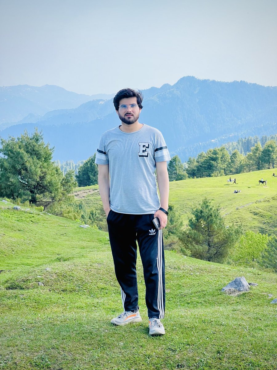 umair_barki_adv's tweet photo. Cold Vibes, Warm Heart
Mushkpuri Peak 📍
#SilentEnergy #Unbothered #LoyalSoul #InnerPeace #DeepVibes https://t.co/qJGLWXNVaI