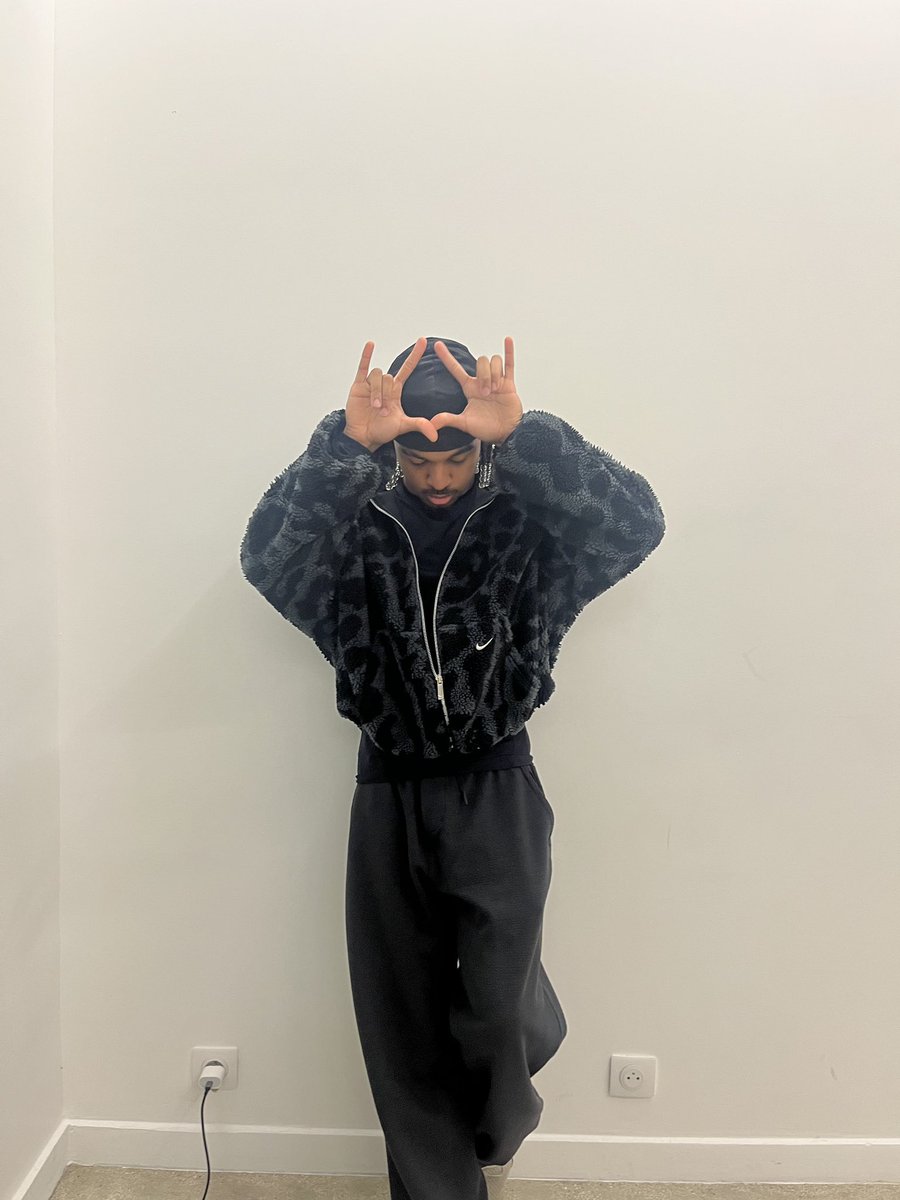 PRINCE OF TRAP tweet media