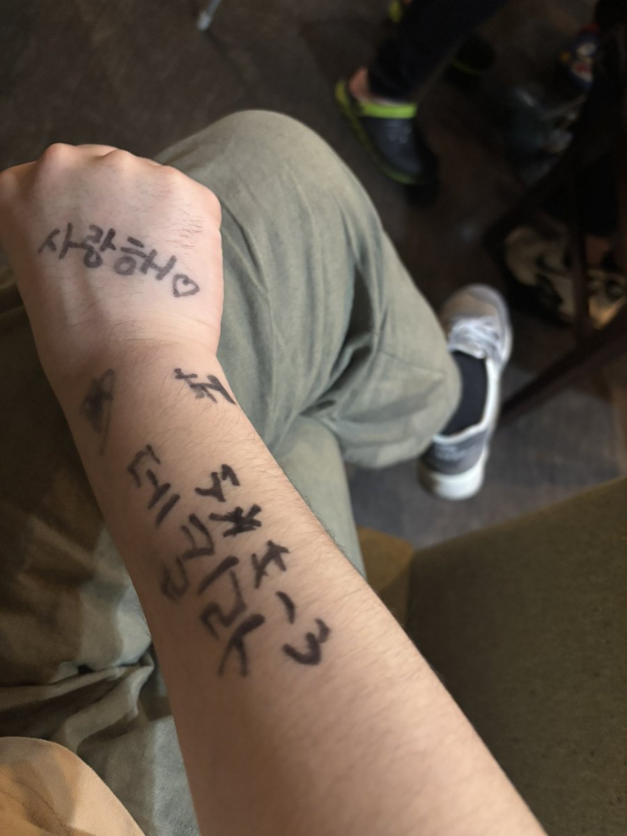 KidNo1jp's tweet photo. 昨日は本当にありがとうございました！

平日なのにたくさんの方がお越しいただいて、 みなさんに愛されていることを実感しました。

4年の日本生活でみなさんと出会い、一緒に過ごした時間は全部自分にとって大切な宝物です。

日本に来て本当に良かったと心から思いました。 
またいつか！ https://t.co/EYdJU79UTs