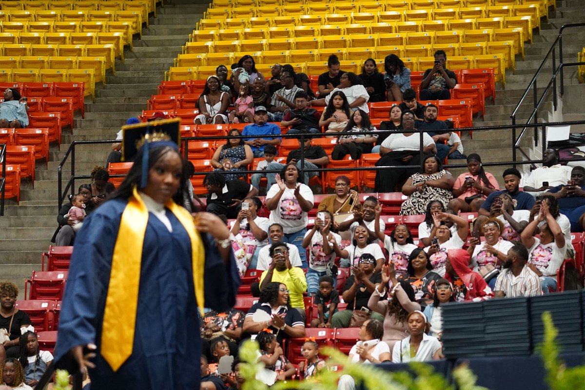 LADeltaCC's tweet photo. Congratulations LDCC Graduates! We wish you all the best as you enter the next chapter 💙 #ClassOf2026 https://t.co/skoTH2pH6J