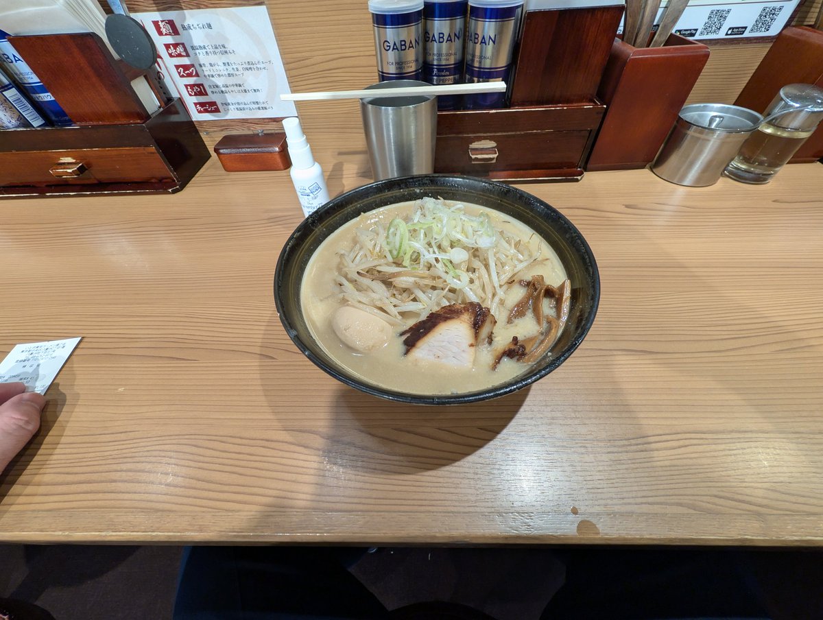 entangleInc's tweet photo. 東京駅近くで会合がある度に、駅構内でラーメンを食べます。今日のみそラーメン屋さんどストライクでした😊 https://t.co/MqE9vGsJ5y