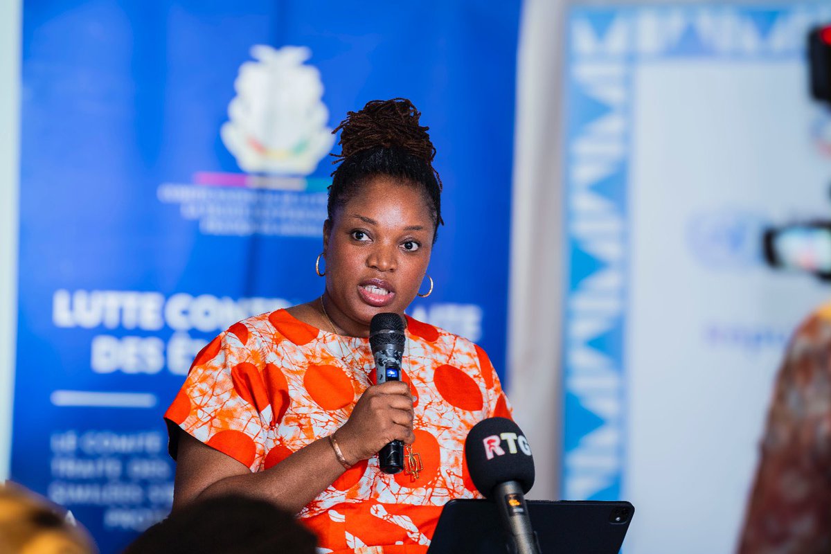 UNODC_WCAfrica's tweet photo. #ONUDC organise à Conakry un atelier de rédaction de l’avant-projet de loi contre le trafic illicite des migrants en Guinée, dans le cadre du projet #PACTS financé par l'UE.
Cette initiative vise à renforcer l'État de droit &amp; la coopération nationale face au crime transnational. https://t.co/WankrExIT2