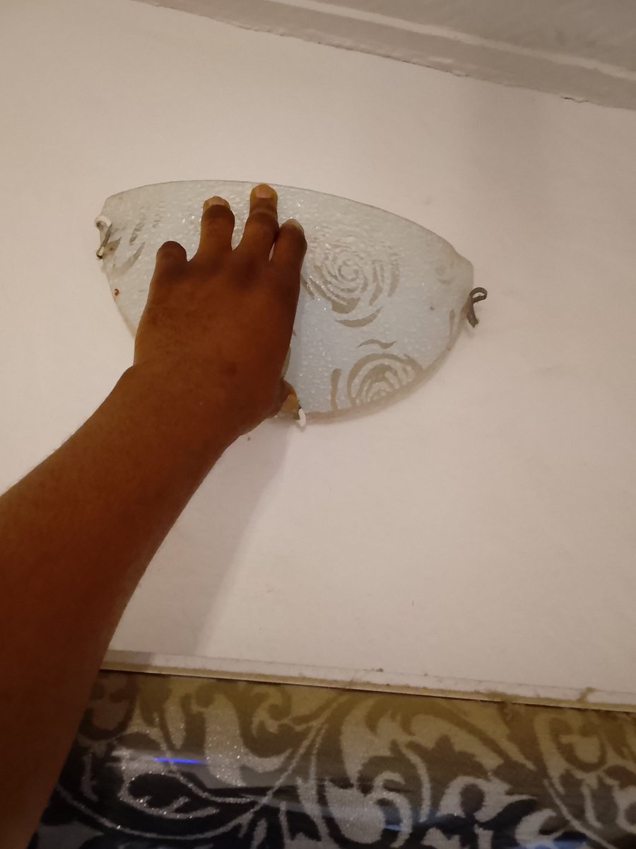 mide_glad's tweet photo. Change the wall light with me 💡🧰🦺
#canada
#electrical
#Colombia 
#artisan
#ileife
#electrician https://t.co/Ii6PM2Zl4c
