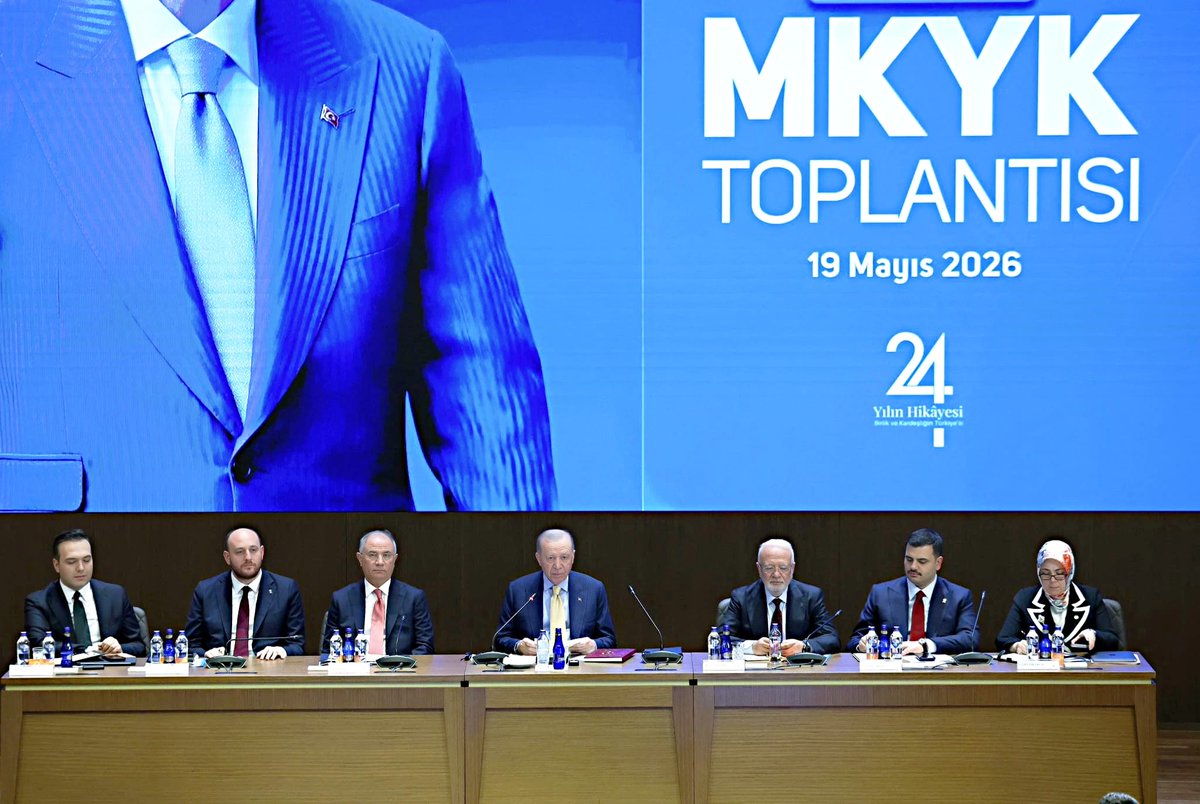 mhulkicevizoglu's tweet photo. 📍 Ankara,  AK Parti Genel Merkezi

Cumhurbaşkanımız, Genel Başkanımız Sn. @RTErdogan'ın Başkanlığında MKYK TOPLANTIMIZI GERÇEKLEŞTİRDİK. https://t.co/yoOcIijrwF