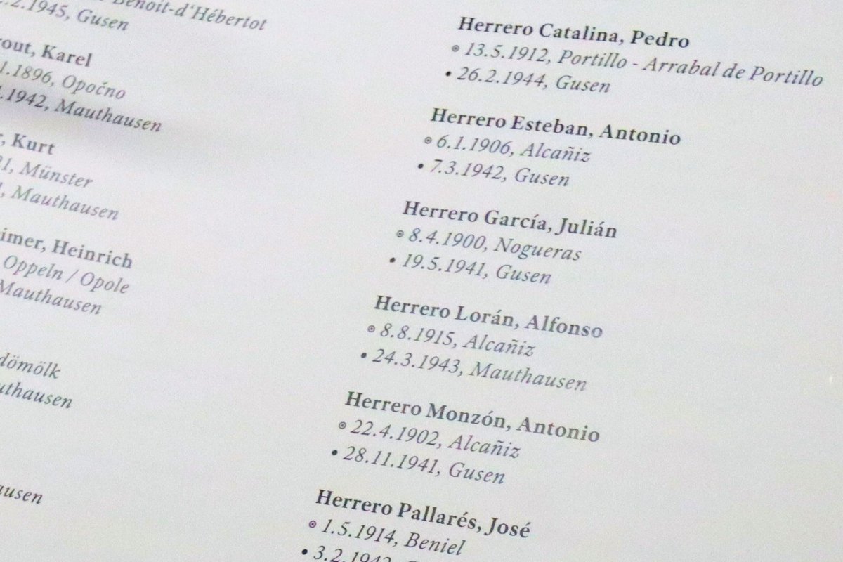 IStolpersteine's tweet photo. #OTD en 1941 fue asesinado en el campo de concentración de Gusen
JULIÁN HERRERO GARCÍA
🔻 #deportado, de Nogueras.
📷: Su nombre, en el "Libro de los Muertos" del campo de Mauthausen -en la Sala de los Nombres-.
#RememberGusen https://t.co/1JUmbzrtuO