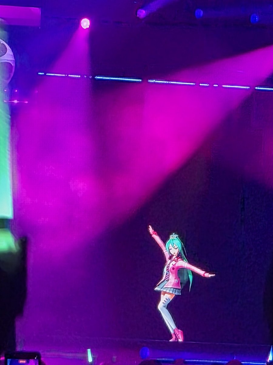 VSW_VT's tweet photo. @KamilaBombette @skyevick412 This made me laugh, Fun Fact I just saw miku in concert recently. https://t.co/clwux5tqM9